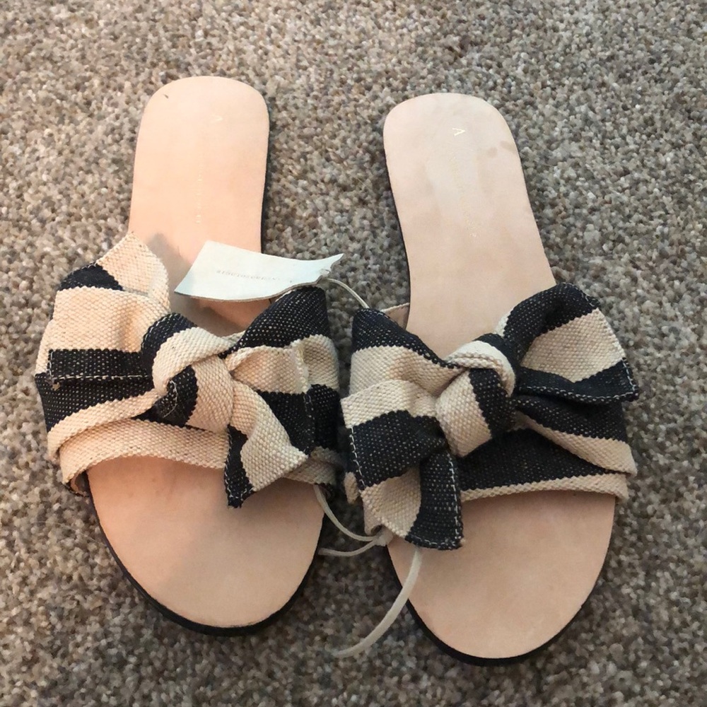 Sandals - Picture 2 of 4